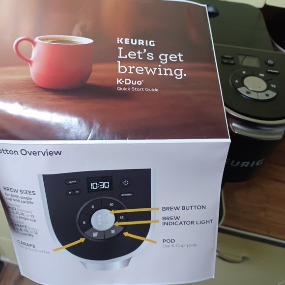 KEURIG coffee maker with carafe and K-pod double feature(Last one) - Picture 8 of 9